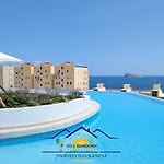 Sunset Sailors Luxury Seaview Apartment